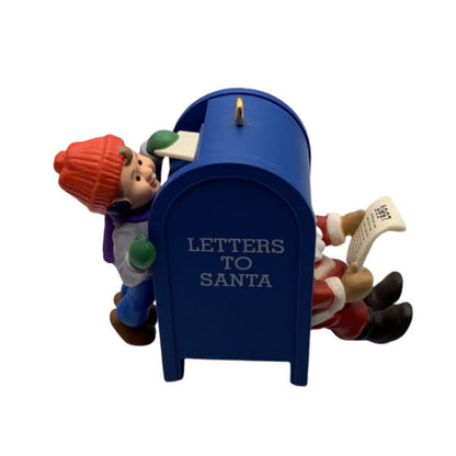 1997 Santa Mail Hallmark Ornament (Santa Claus) QX6702