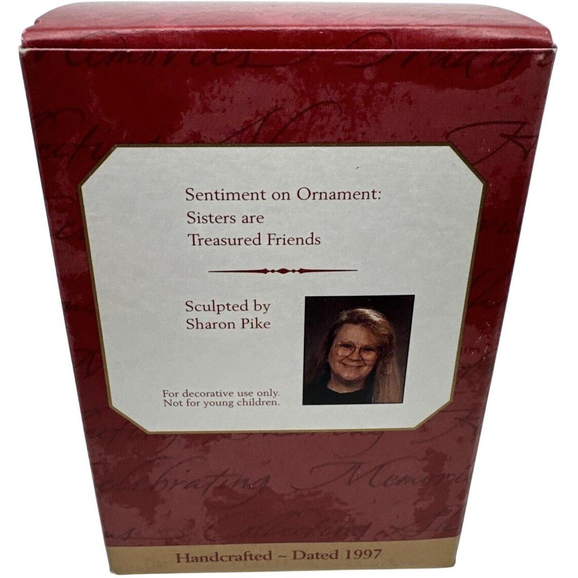 1997 Sister to Sister Hallmark Ornament (Family) QX6635