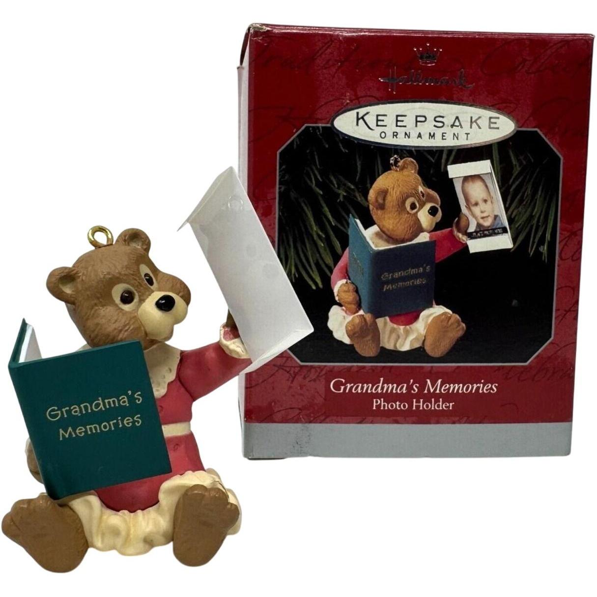 1998 Grandma's Hallmark Ornament (Photo Holder) QX6686