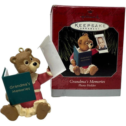 1998 Grandma's Hallmark Ornament (Photo Holder) QX6686