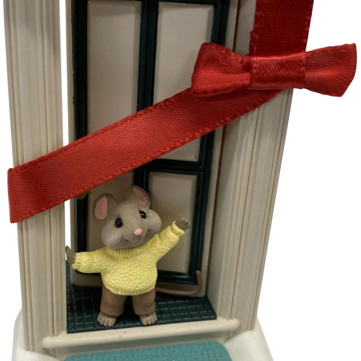 1998 New Home Hallmark Ornament (Mouse) QX6347