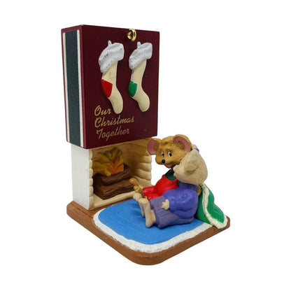 1998 A Perfect Match Hallmark Ornament (Mouse) QX6633 Image1