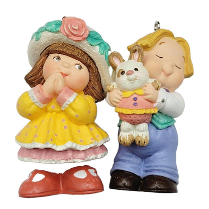 1998 Bashful Gift Hallmark Ornament (Love) QEO8446