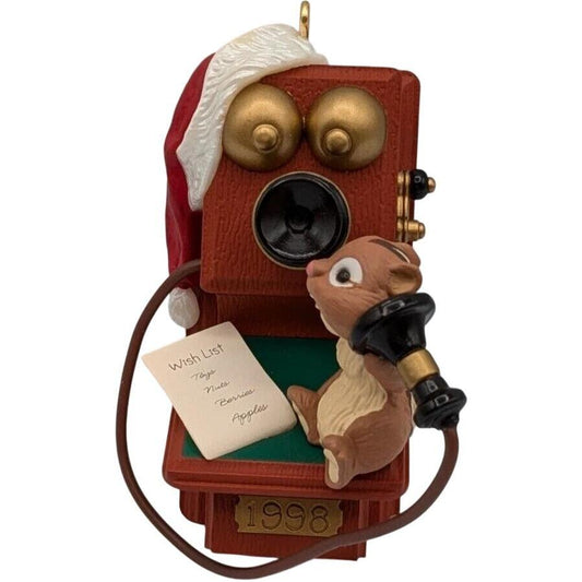1998 Chatty Chipmunk Hallmark Ornament (Chipmunks) QX6716
