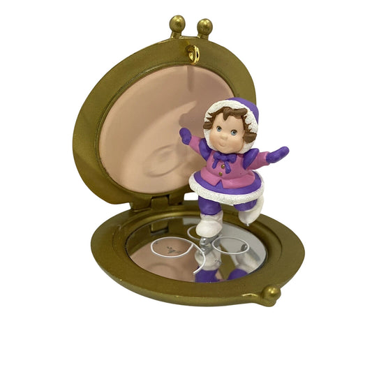 1998 Compact Skater Hallmark Ornament (Skating) QX6766 Image1