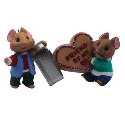 1998 Friends of My Heart Hallmark Ornament (Friendship Set) QX6723