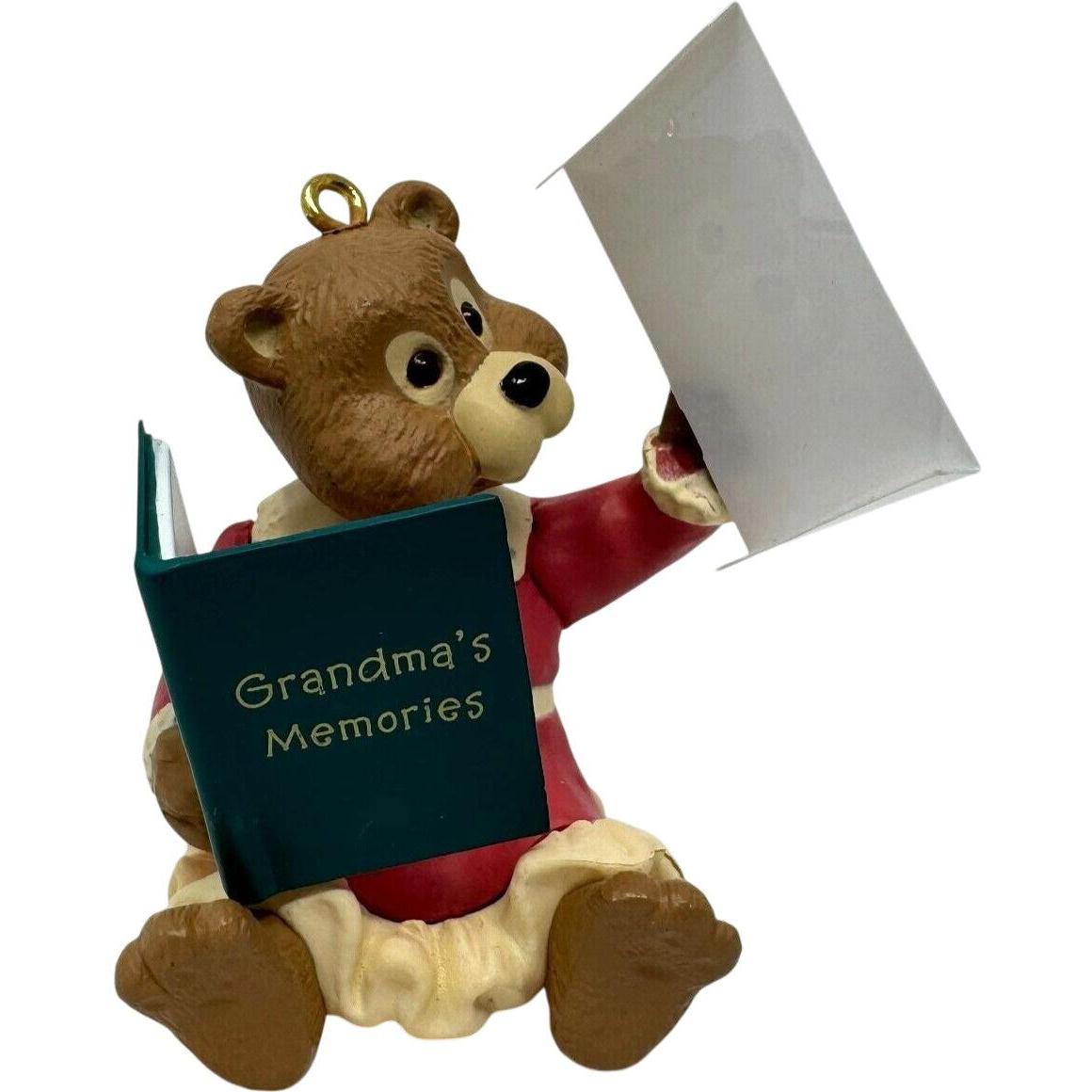 1998 Grandma's Hallmark Ornament (Photo Holder) QX6686