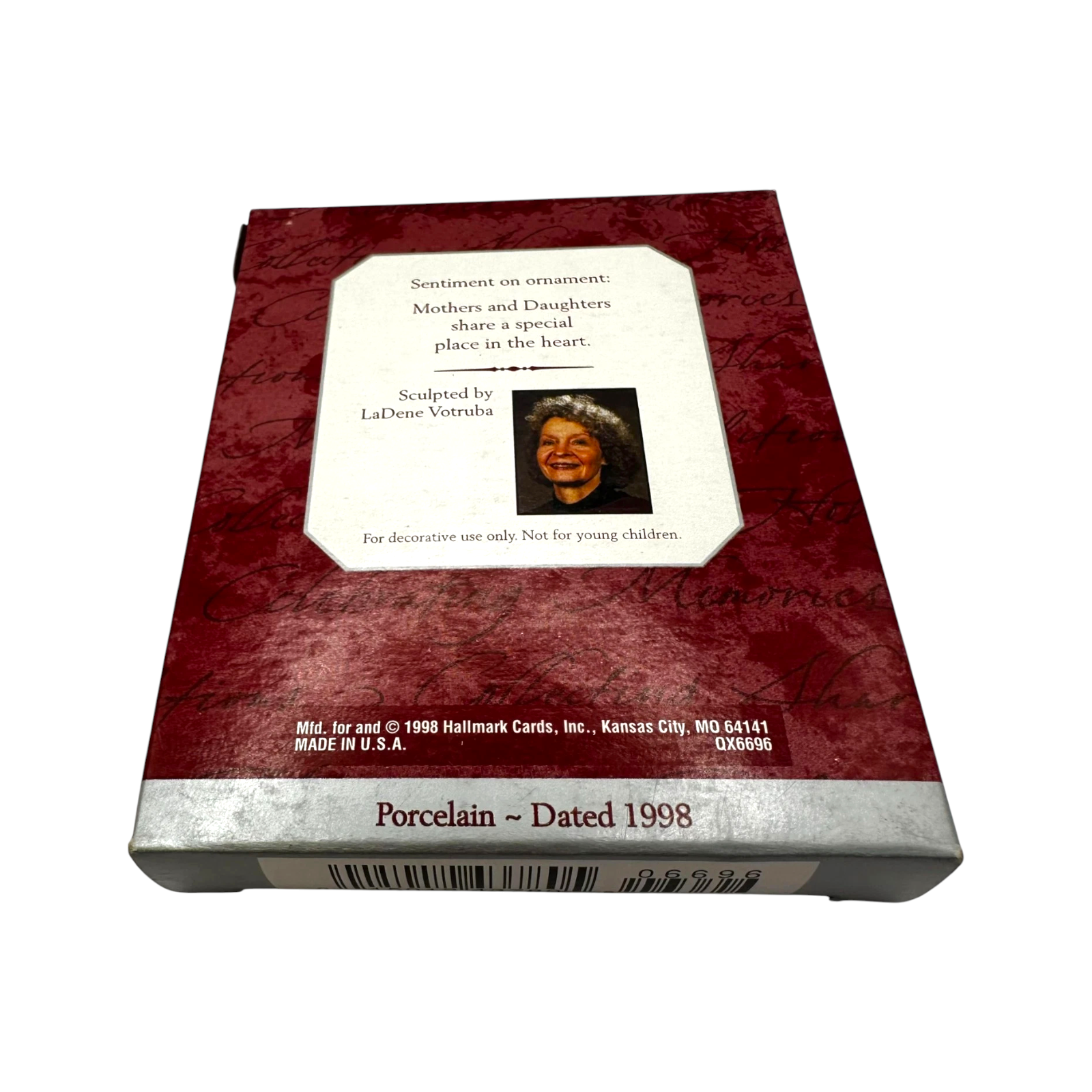 1998 Mother and Daughter Hallmark Ornament (Family) QX6696