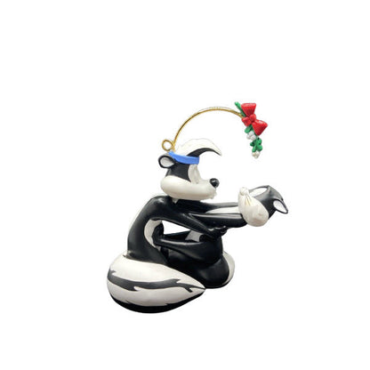 1998 Pepe LePew and Penelope Hallmark Ornament (Looney Tunes) QX6507