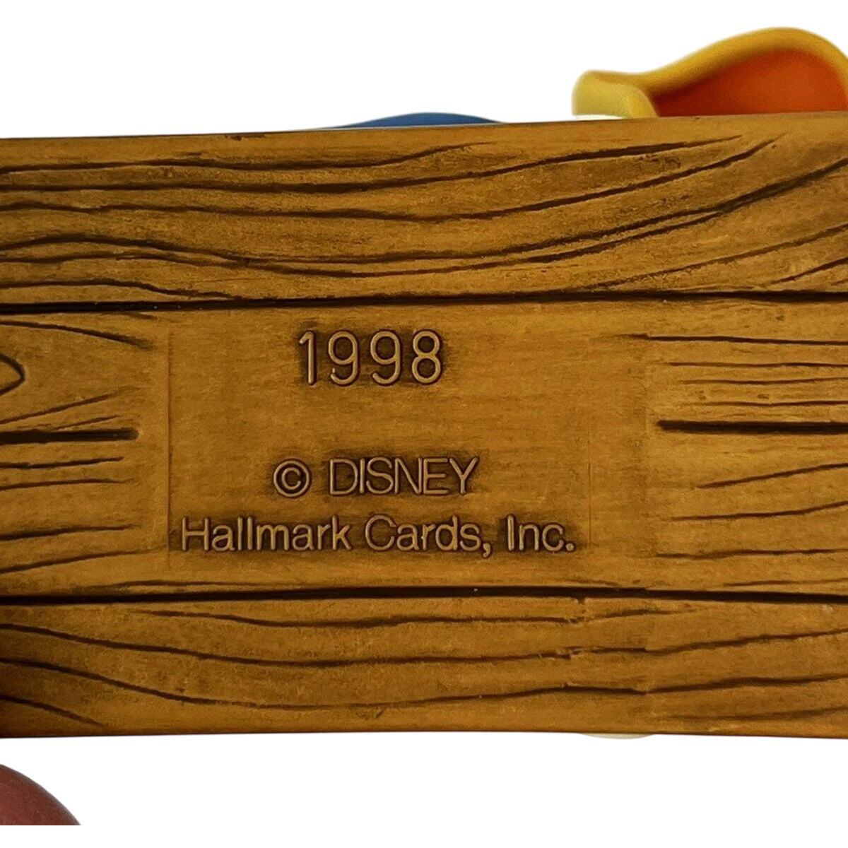 1998 Runaway Toboggan Hallmark Ornament (Mickey & Co) QXD4003