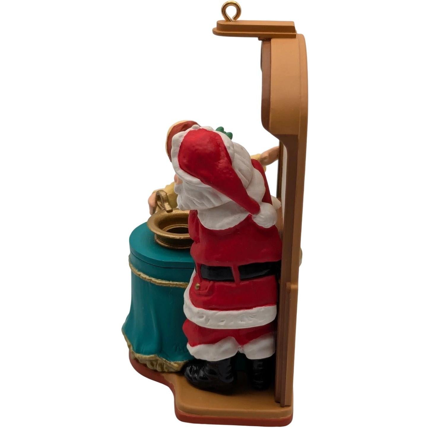 1998 Santa's Show 'n' Tell Hallmark Ornament (Santa Claus) QLX7566