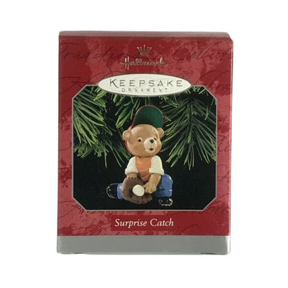 1998 Surprise Catch Hallmark Ornament (Bear) QX6753