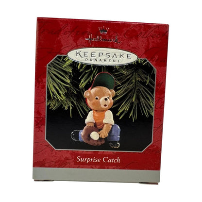 1998 Surprise Catch Hallmark Ornament (Bear) QX6753 Image2