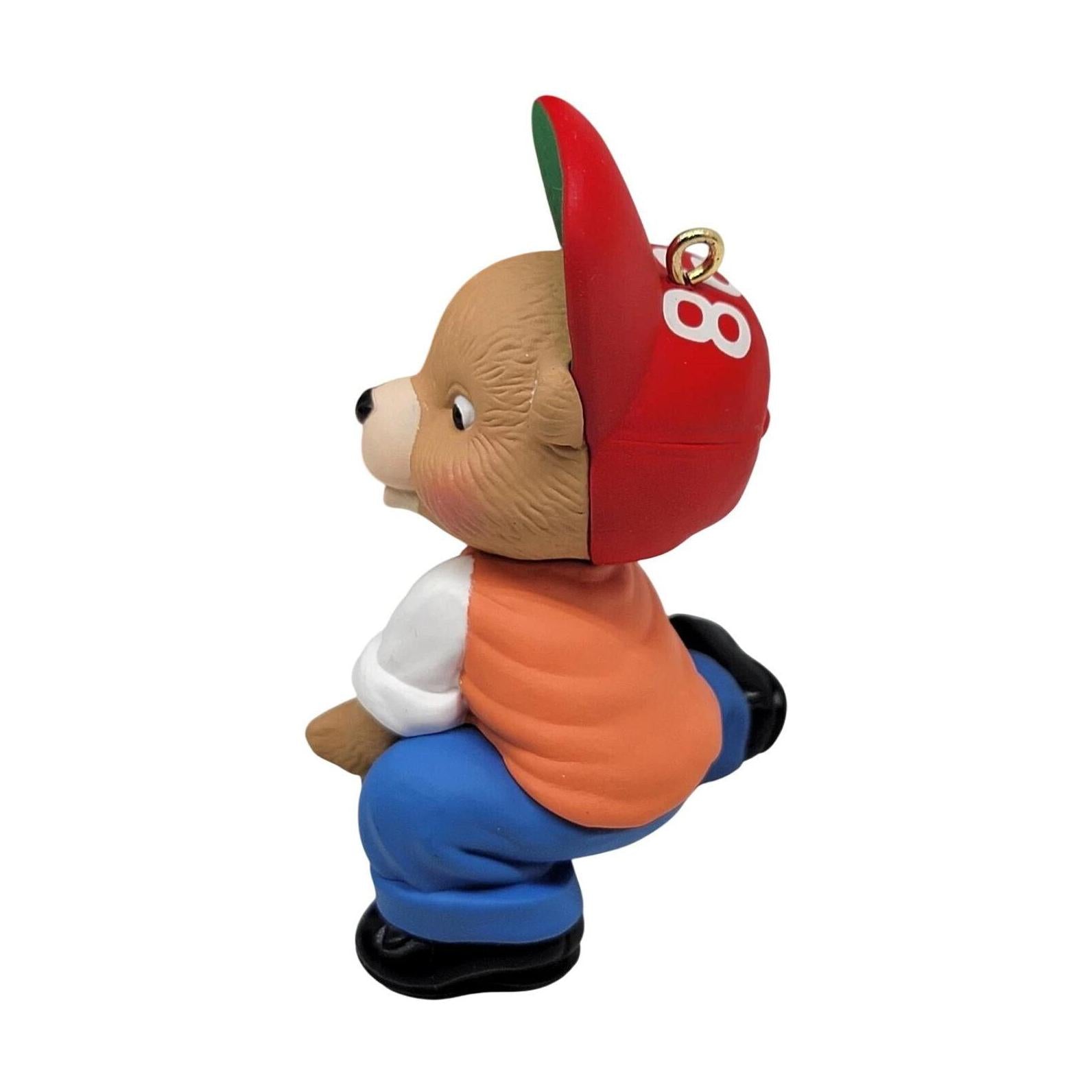1998 Surprise Catch Hallmark Ornament (Bear) QX6753 Image5