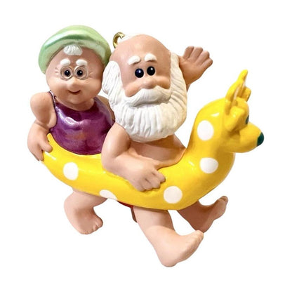 1998 The Clauses on Vacation Hallmark Ornament (Santa Claus) QX62676 Image1