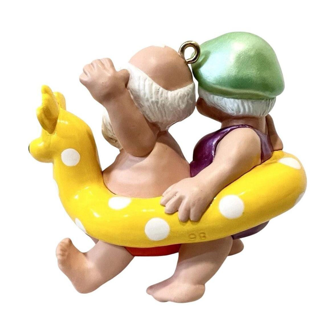 1998 The Clauses on Vacation Hallmark Ornament (Santa Claus) QX62676 Image5