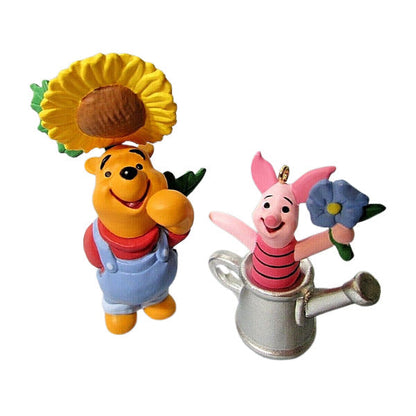1998 The Garden of Piglet and Pooh Hallmark Ornament (Winnie the Pooh) QEO8403