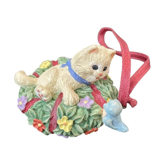 1998 What's Your Name? Hallmark Ornament (Kitten) QEO8443 Image1