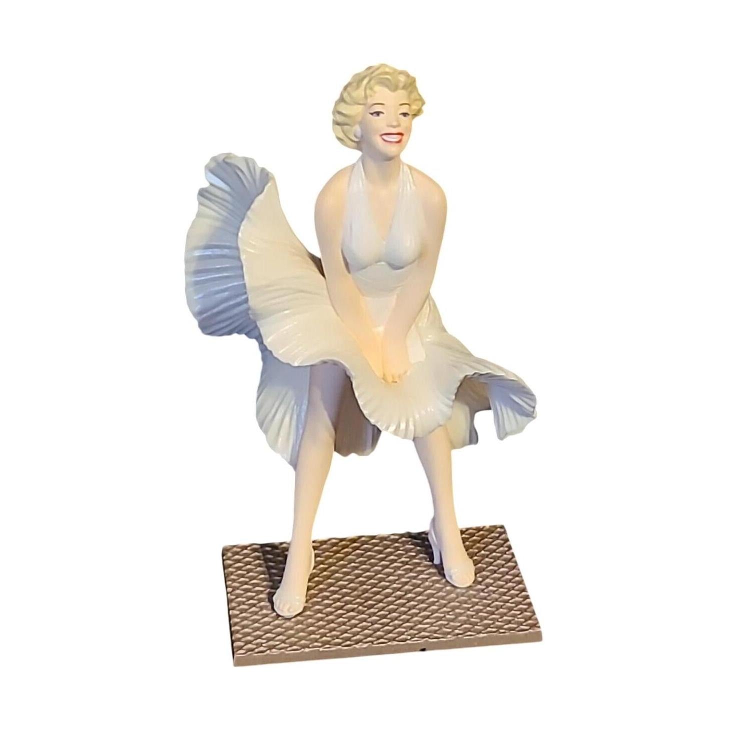 1998 White Dress Hallmark Ornament (Marilyn Monroe) QX6333 Image1
