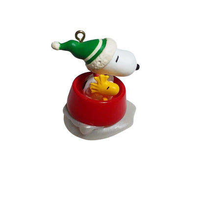 1998 Winter Fun With Snoopy Hallmark Ornament (Winter Fun with Snoopy) QXM4243