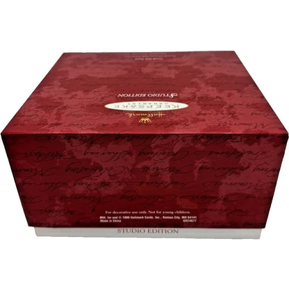 1999 North Pole Pond Hallmark Ornament (Santa & Elves) QXC4677