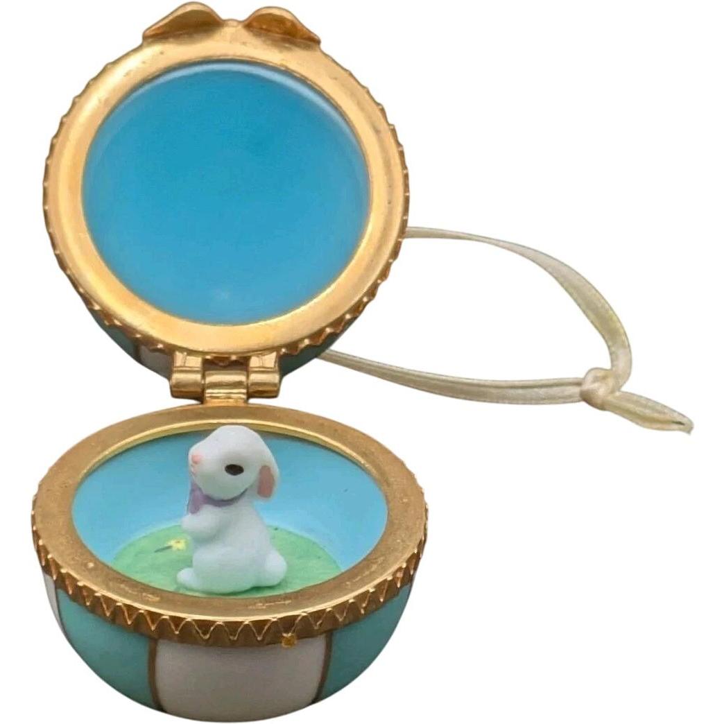 1999 Rabbit Hallmark Ornament (Easter Egg Surprise) QEO8461