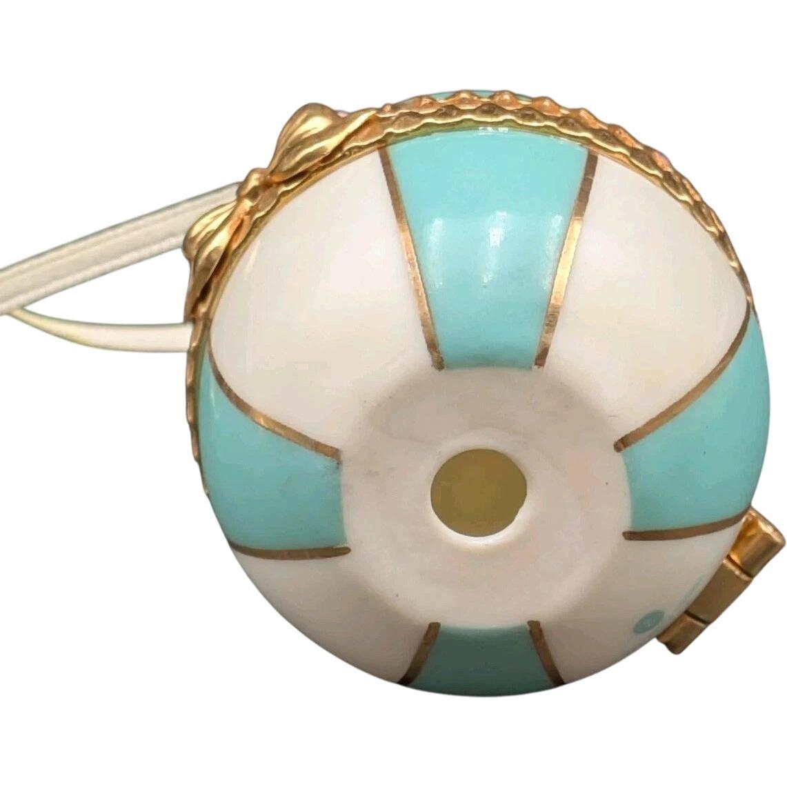 1999 Rabbit Hallmark Ornament (Easter Egg Surprise) QEO8461