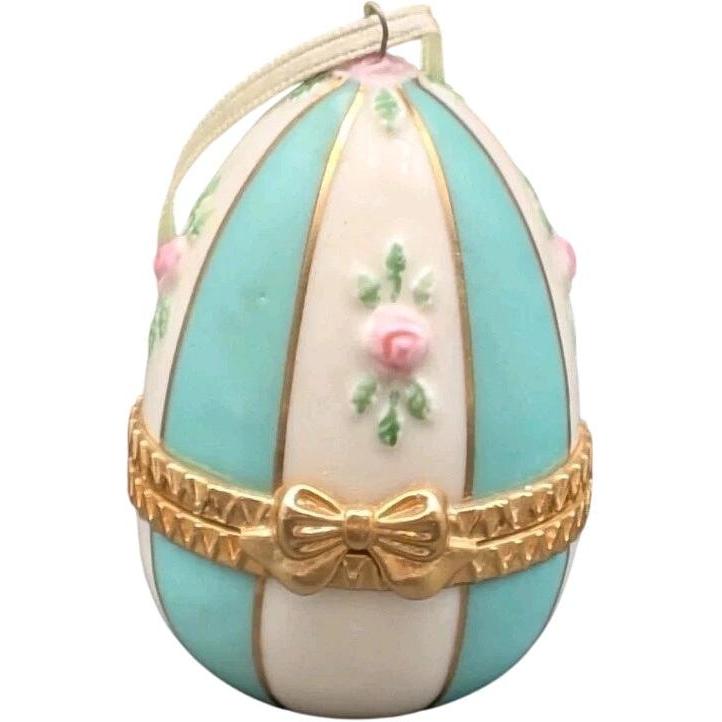 1999 Rabbit Hallmark Ornament (Easter Egg Surprise) QEO8461