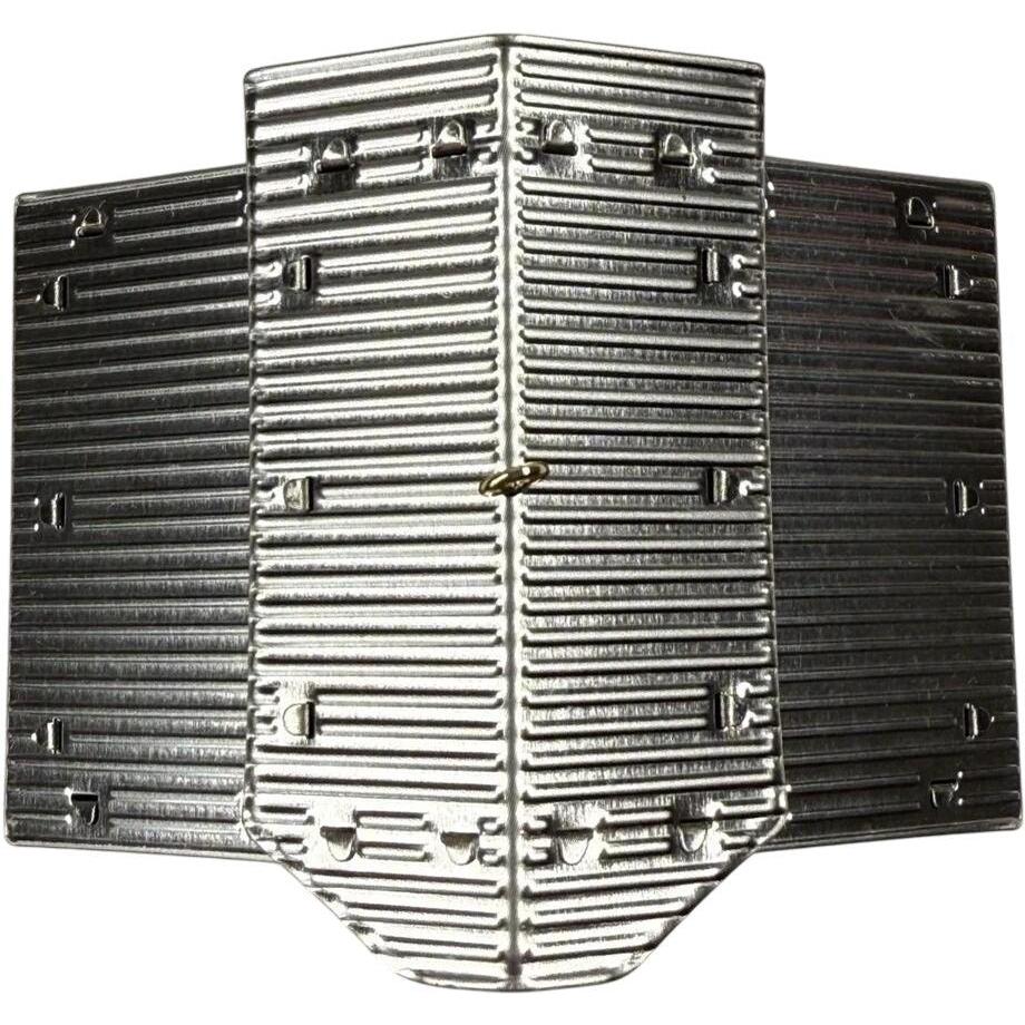 1999 Red Barn Hallmark Ornament (Town and Country) QX6947