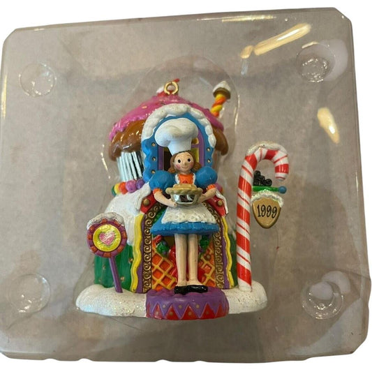 1999 Toyland Wonders (Cupcake)