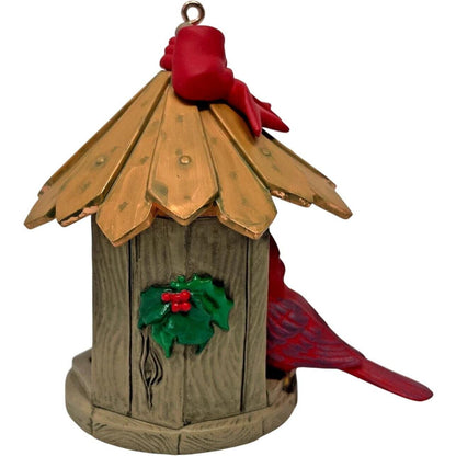 1999 Wintertime Treat Hallmark Ornament (Bird) QX6989