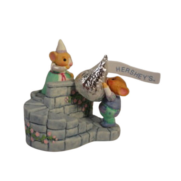 1999 A Kiss For You Hallmark Ornament (Hershey's) QFM8497