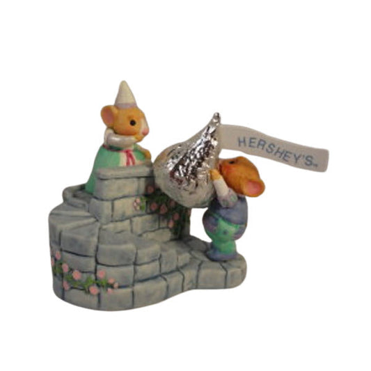 1999 A Kiss For You Hallmark Ornament (Hershey's) QFM8497