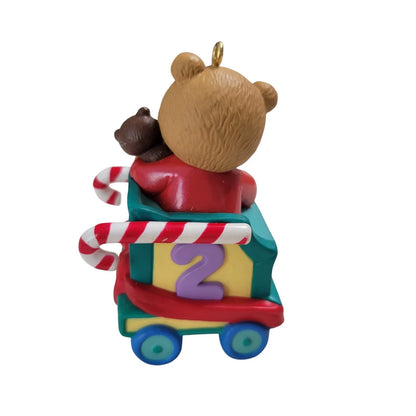 1999 Baby's Second Christmas Hallmark Ornament (Child's Age Collection) QX8333 Image4