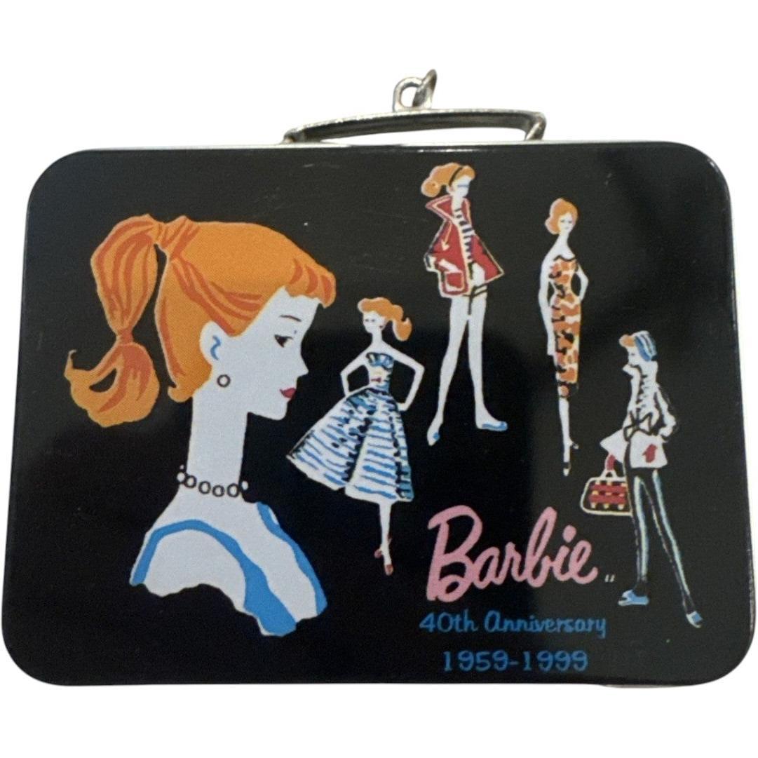 1999 Barbie 40th Anniversary Edition Hallmark Ornament (Lunch Box) QEO8399
