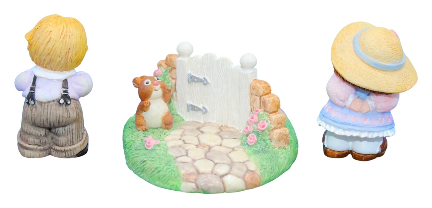 1999 Bashful Friends Hallmark Ornament (Merry Miniatures) QSM8459