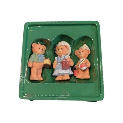 1999 Bearington Square - On The Way to Market, Papa's Home, Time for Fun with Tin Box Carlton Cards Ornaments (Buildings & Houses) CXOR-270 Image2