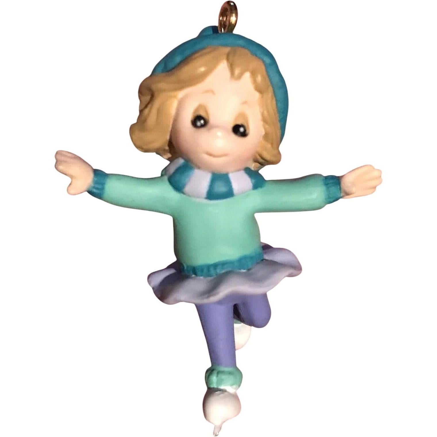 1999 Betsey's Perfect 10 Hallmark Ornament (Betsey Clark) QXM4609