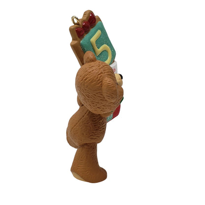 1999 Child's Fifth Christmas Hallmark Ornament (Child's Age Collection) QX6679