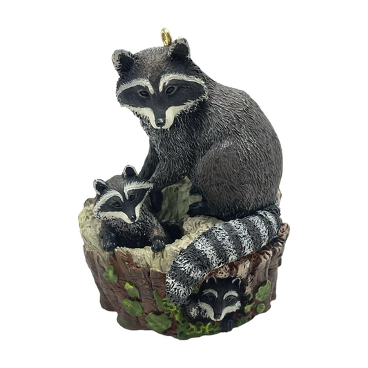 1999 Curious Raccoons Hallmark Ornament (Majestic Wilderness) QX6287 Image1