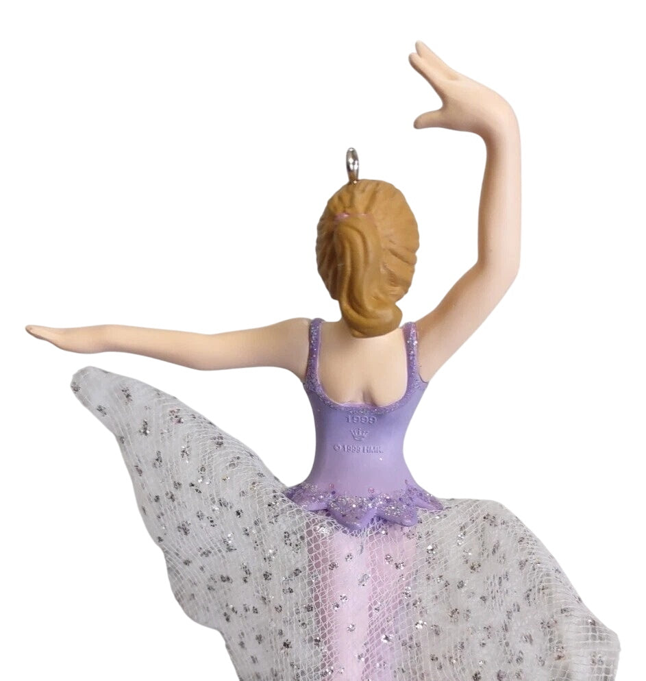 1999 Dance for the Season Hallmark Ornament (Ballet) QX6587