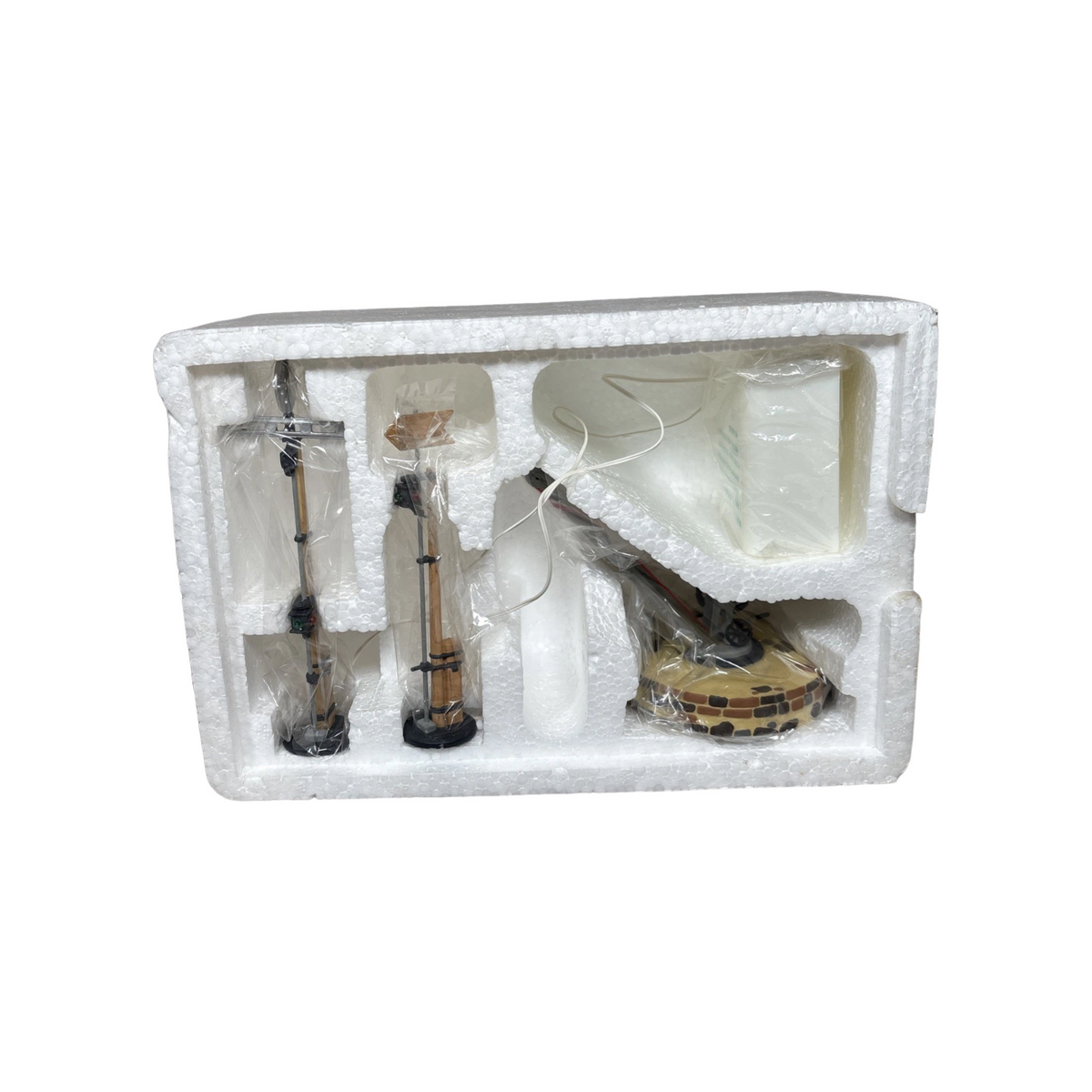 1999 “Department 56 Queensbridge Railroad Yard Accessories Set of 3 – Item #58466 Image3