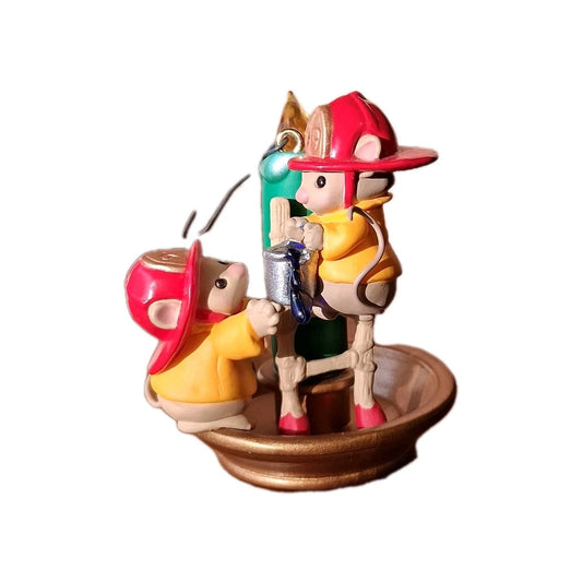1999 Flame-Fighting Friends Hallmark Ornament (Firefighter) QX6619 Image1