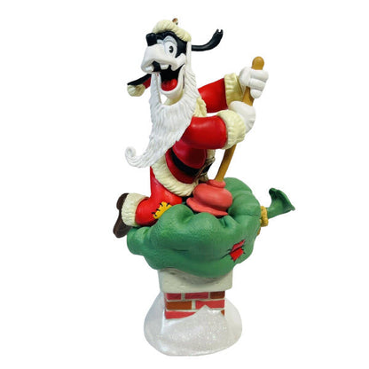 1999 Goofy As Santa's Helper Hallmark Ornament (Mickey & Co.) QXD4079