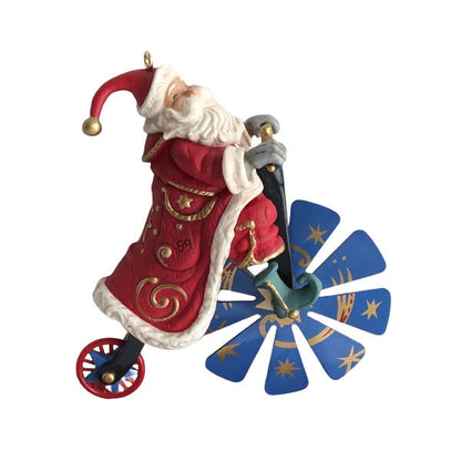 1999 Kringle's Whirligig Hallmark Ornament (Santa Claus) QX6847