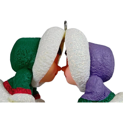 1999 Mom and Dad Hallmark Ornament (Family) QX6709