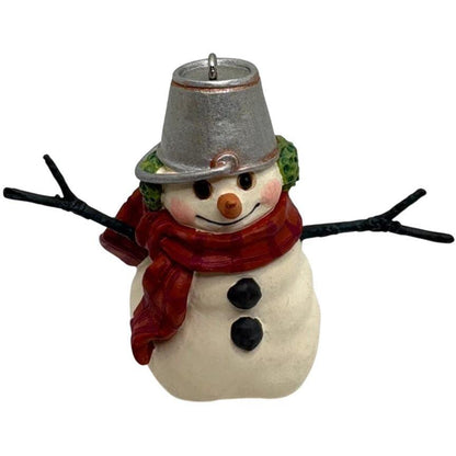 1999 The Snowmen of Mitford Hallmark Ornament (Mitford Collection) QXI8587