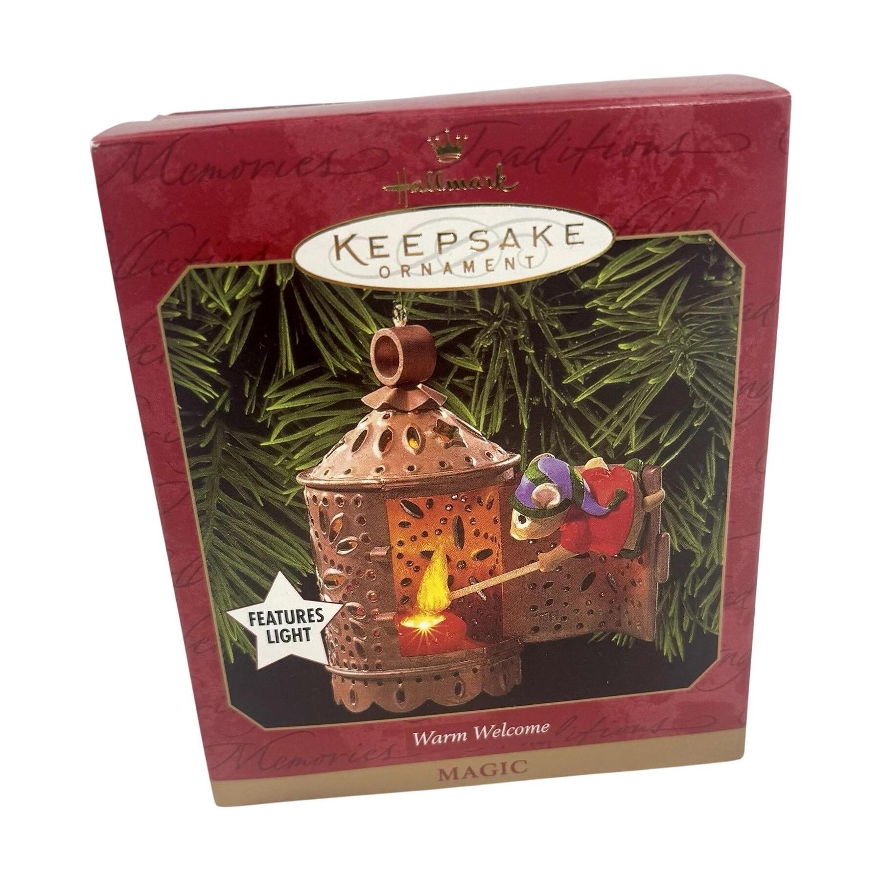 1999 Warm Welcome Hallmark Ornament (Mouse) QLX7417 Image2
