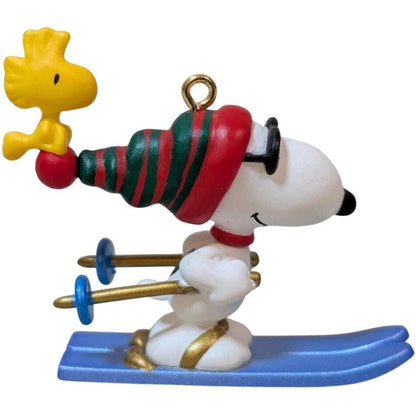 1999 Winter Fun With Snoopy Hallmark Ornament (Winter Fun with Snoopy) QXM4559