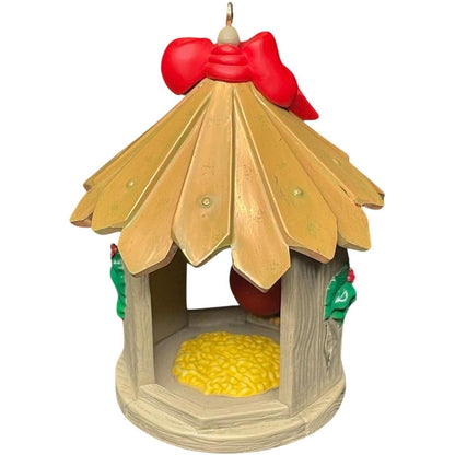 1999 Wintertime Treat Hallmark Ornament (Bird) QX6989